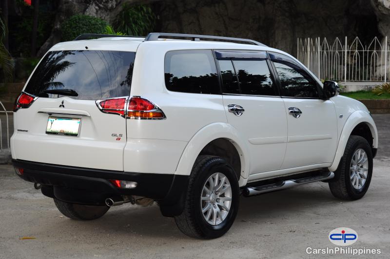 Mitsubishi Montero Sport 2.5D GLS V Automatic 2013 - image 10