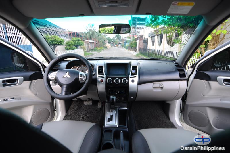 Mitsubishi Montero Sport 2.5D GLS V Automatic 2013