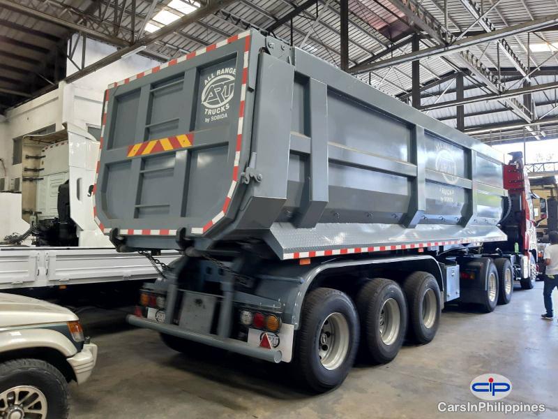 Pictures of Car 36 Cubic Meter Tri-axle 12-wheel Sinotruk Howo Dongfeng Manual 2019