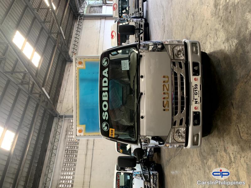 Isuzu SOBIDA 100nk Aluminum Closed Van For Sale Manual 2019 - image 4