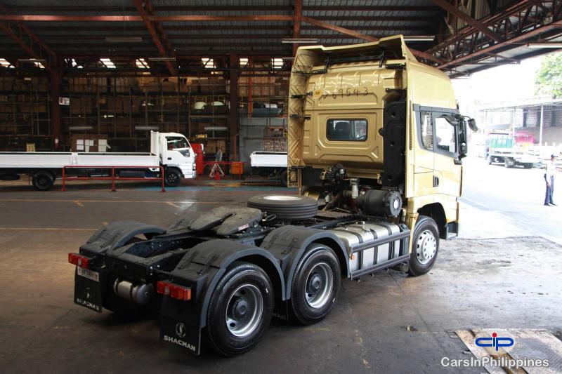 Shacman Heavy Duty Truck X3000 6x4 10-wheel Tractor Head Sinotruck Howo Dongfeng Faw Manual 2019 - image 2