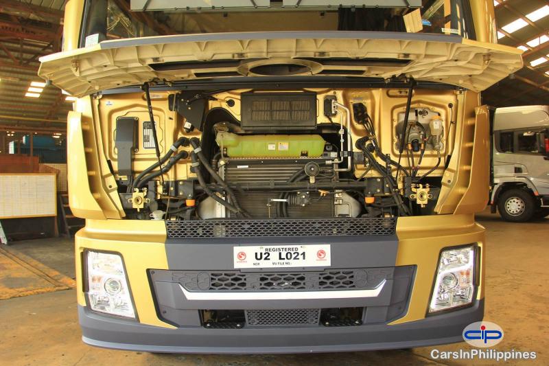 Shacman Heavy Duty Truck X3000 6x4 10-wheel Tractor Head Sinotruck Howo Dongfeng Faw Manual 2019 - image 4