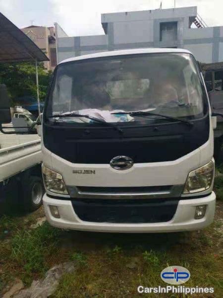 Picture of Isuzu Elf Manual 2002