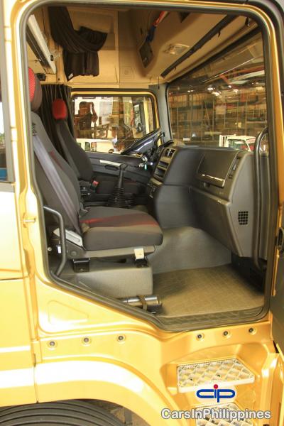 Shacman Heavy Duty Truck X3000 6x4 Tractor Head Cummins ISM CELECT 11L 6cylinder 440HP Manual 2019 - image 6