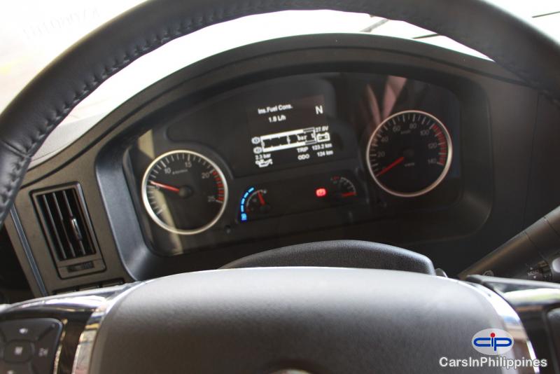 Shacman Heavy Duty Truck X3000 6x4 Tractor Head Cummins ISM CELECT 11L 6cylinder 440HP Manual 2019 - image 9