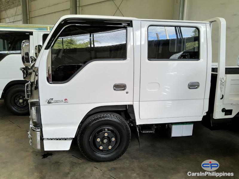 Isuzu N-Series Double Cab Dropside 4x2 Manual 2019 - image 3