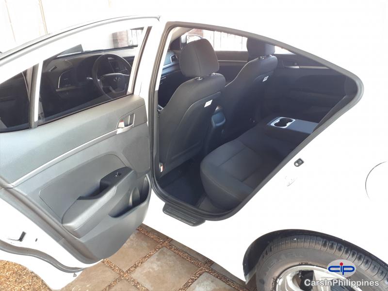 Hyundai Elantra GL Manual 2018 - image 3