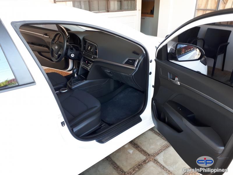 Hyundai Elantra GL Manual 2018 - image 5