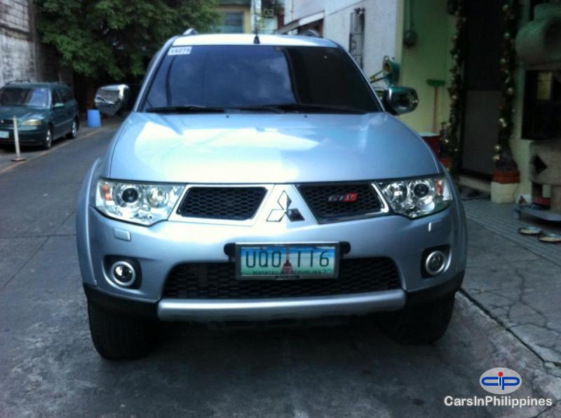 Picture of Mitsubishi Montero Sport Automatic 2012