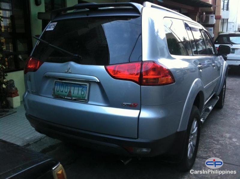 Mitsubishi Montero Sport Automatic 2012