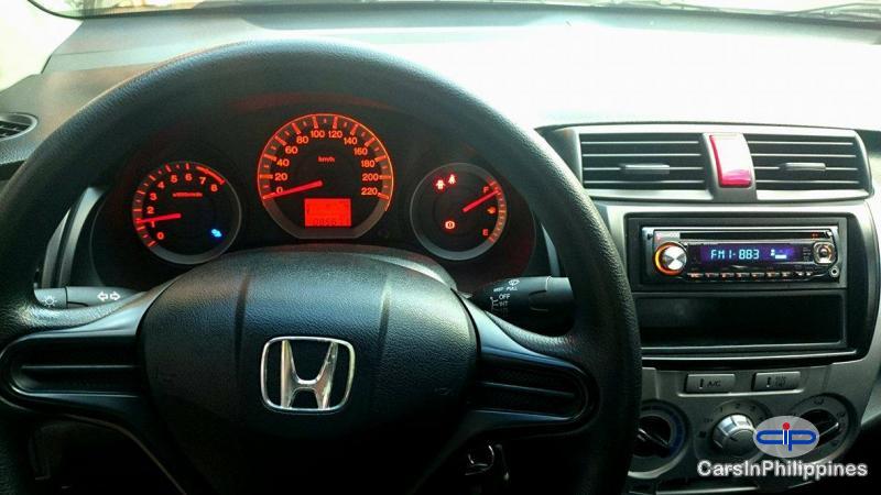 Honda City Manual - image 7