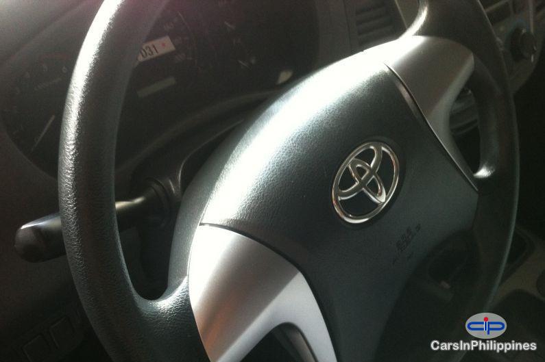 Toyota Innova Automatic 2010 - image 10