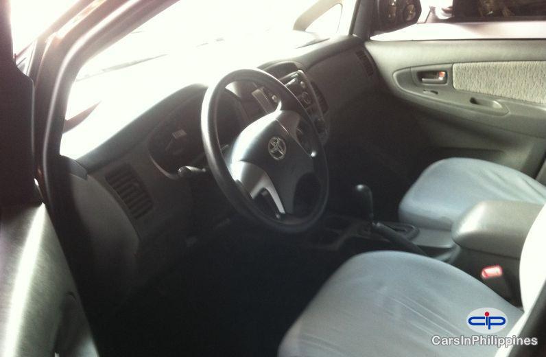 Toyota Innova Automatic 2010 - image 12