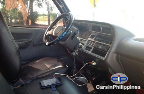 Toyota Hiace - image 2