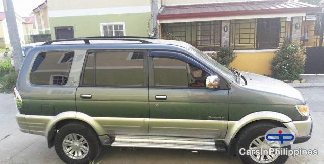 Isuzu Crosswind Manual 2010 - image 2