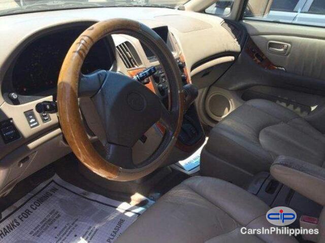 Lexus RX Automatic 2000 - image 3