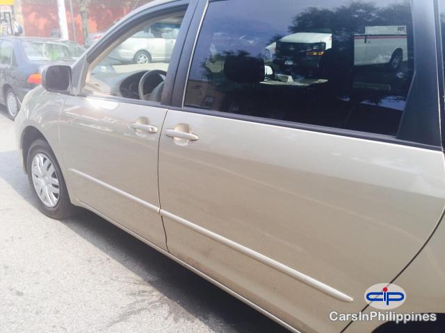 Toyota Sienna Automatic 2004 in Bohol - image