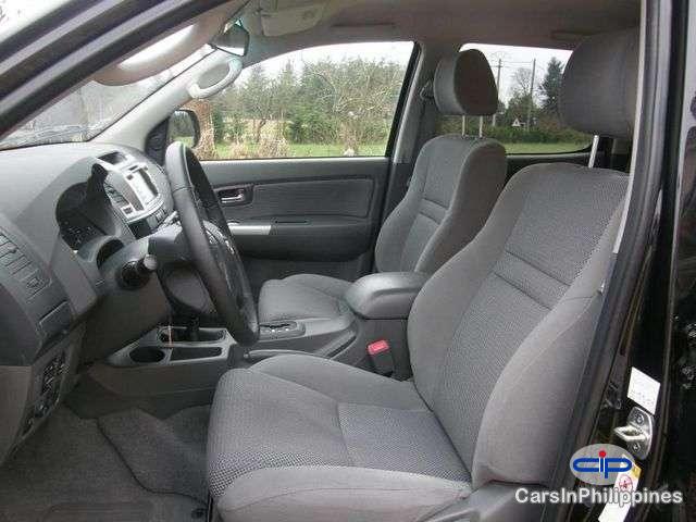 Toyota Hilux Automatic 2011 - image 3