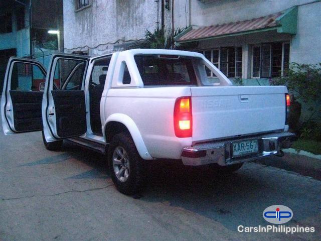 Nissan Frontier Automatic 2000 - image 3