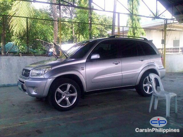 Pictures of Toyota RAV4 Automatic 2004