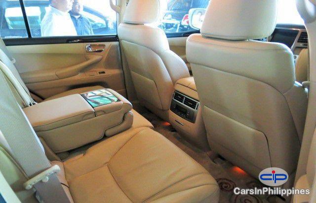 Lexus LX Automatic 2010 - image 11