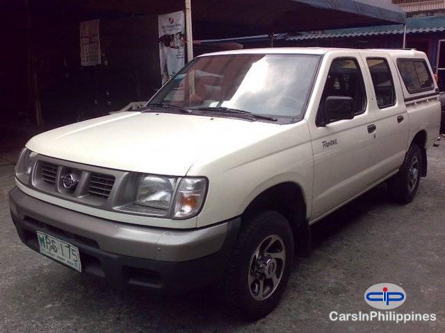 Nissan Frontier Manual 2000 - image 3