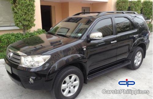 Picture of Toyota Fortuner Automatic 2010