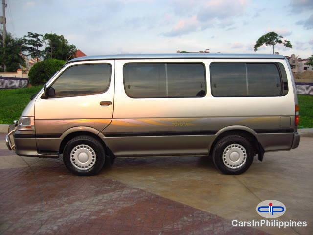 Toyota Hiace Manual 2000 - image 3