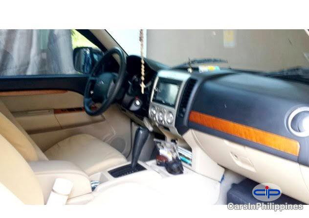 Ford Everest Automatic 2011 - image 3