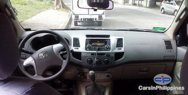 Toyota Hilux Manual 2011 - image 2