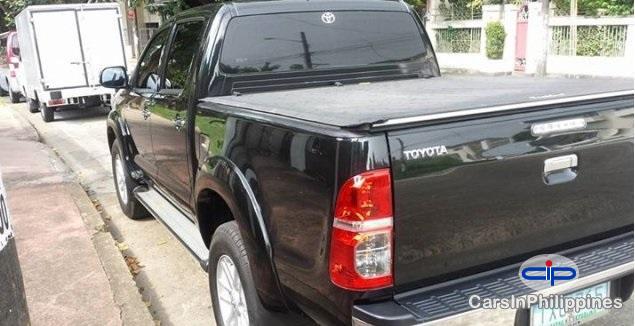 Toyota Hilux Manual 2011 - image 3