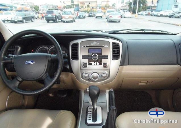 Ford Escape Automatic 2010 - image 3