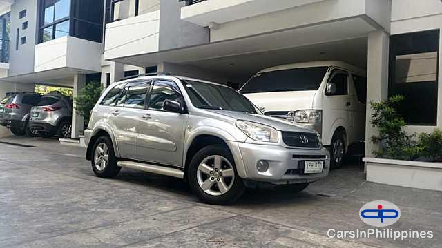 Toyota RAV4 - image 3