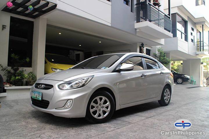 Pictures of Hyundai Accent Manual 2012