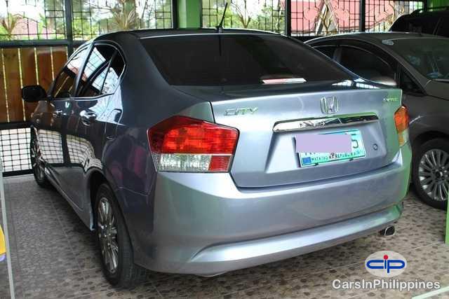 Honda City Manual - image 3