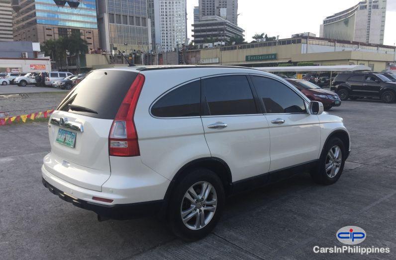 Honda CR-V Automatic - image 9