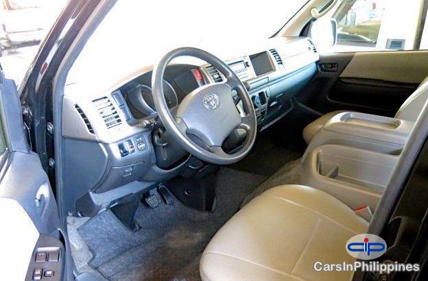 Toyota Hiace - image 2