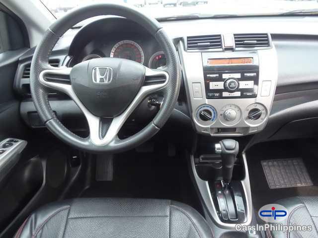 Honda City Automatic - image 2