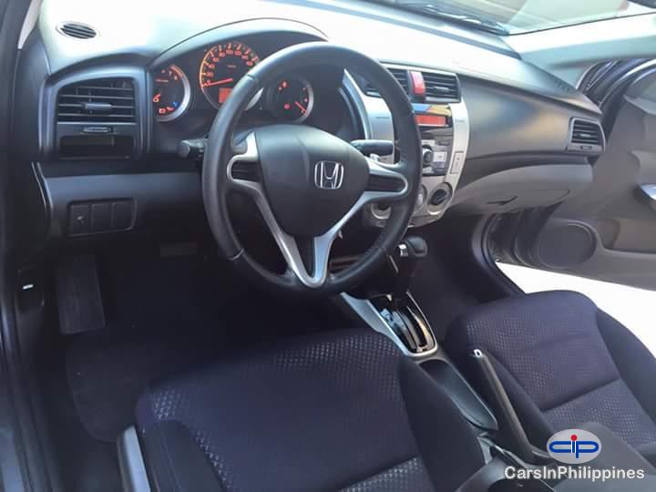 Honda City Automatic - image 2