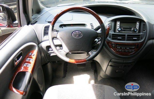 Toyota Previa Automatic - image 3