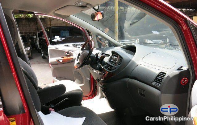 Toyota Previa Automatic - image 4