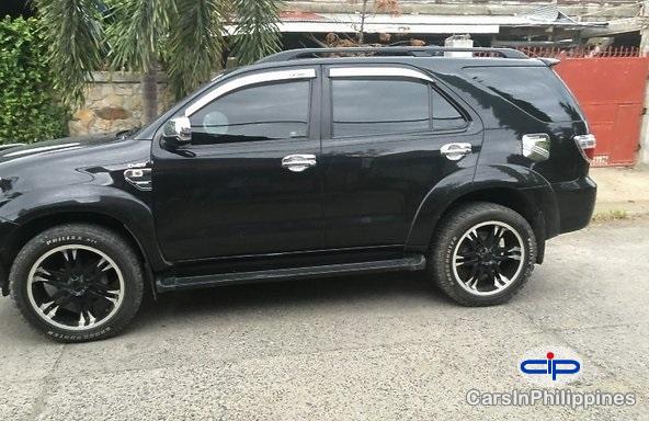 Toyota Fortuner Automatic 2011 - image 2