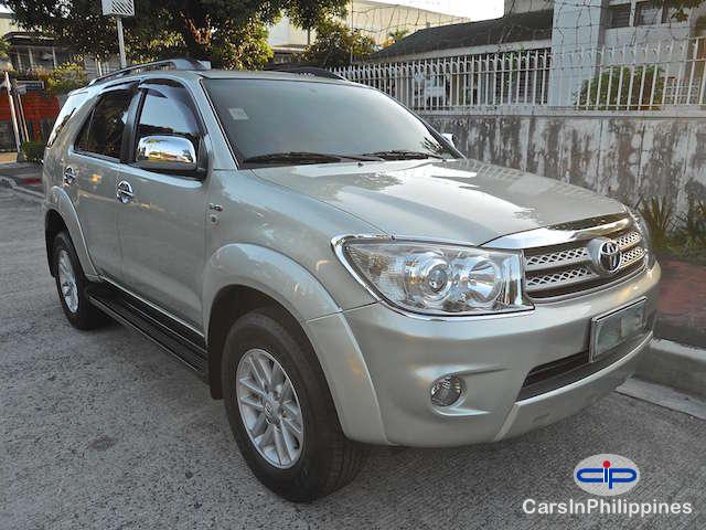 Pictures of Toyota Fortuner Automatic 2010