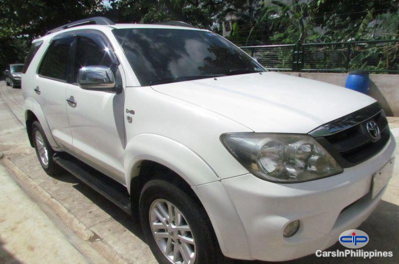 Toyota Fortuner Automatic - image 2