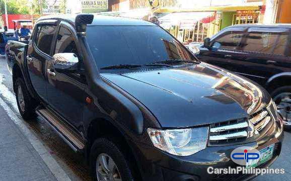 Mitsubishi Strada Automatic 2013
