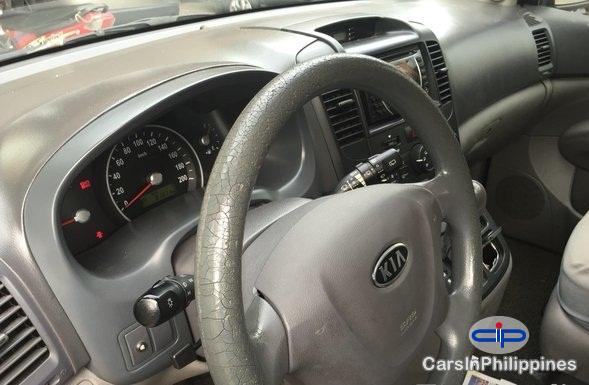 Kia Carnival Automatic 2010