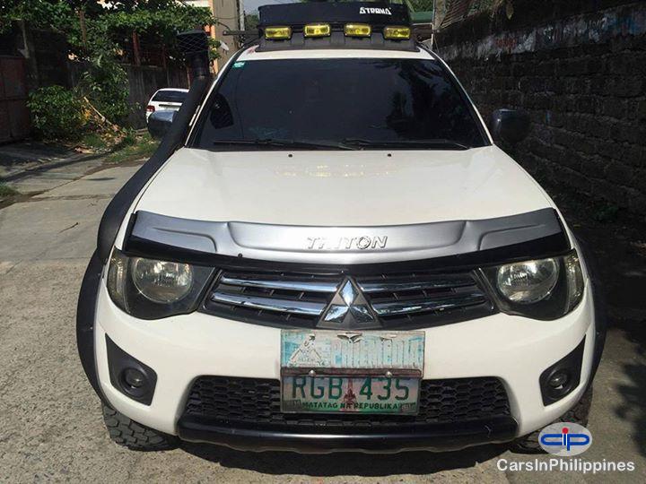 Picture of Mitsubishi Strada Manual