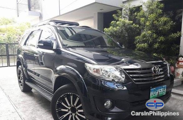 Toyota Fortuner Automatic 2012 - image 2