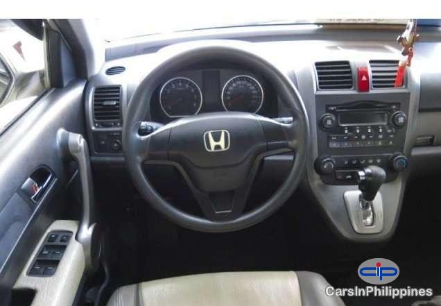 Honda CR-V Automatic - image 2