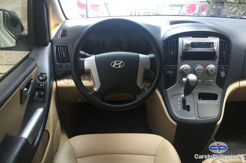 Hyundai Starex Automatic - image 5